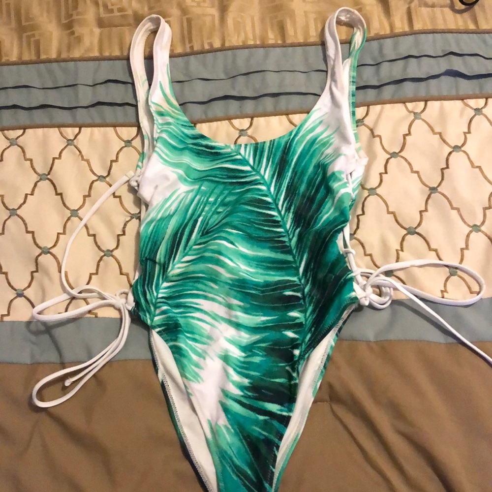 One piece swimsuit